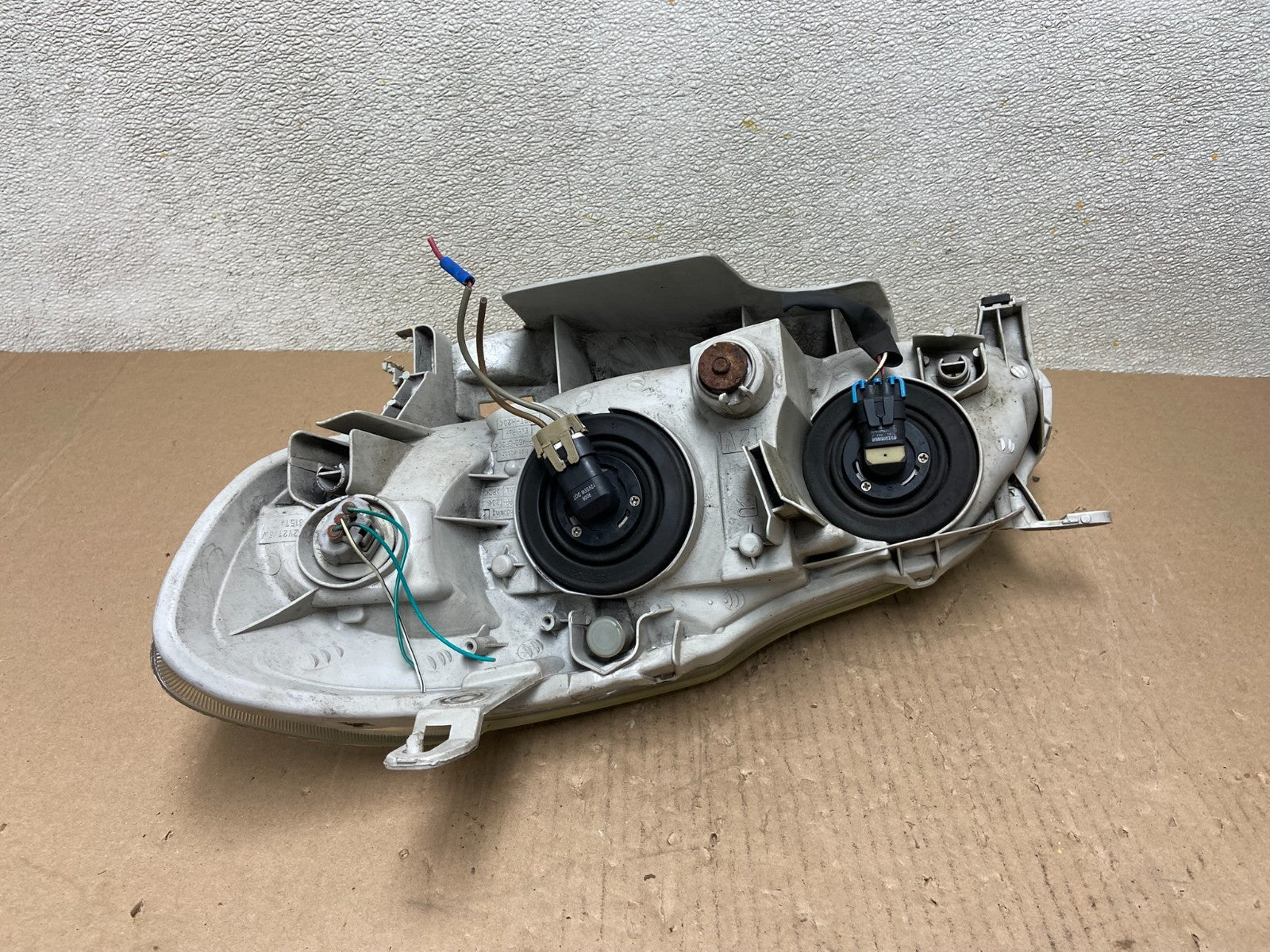 2005 to 2008 Toyota Corolla Right Passenger RH side Headlight Oem AB6028 DW8