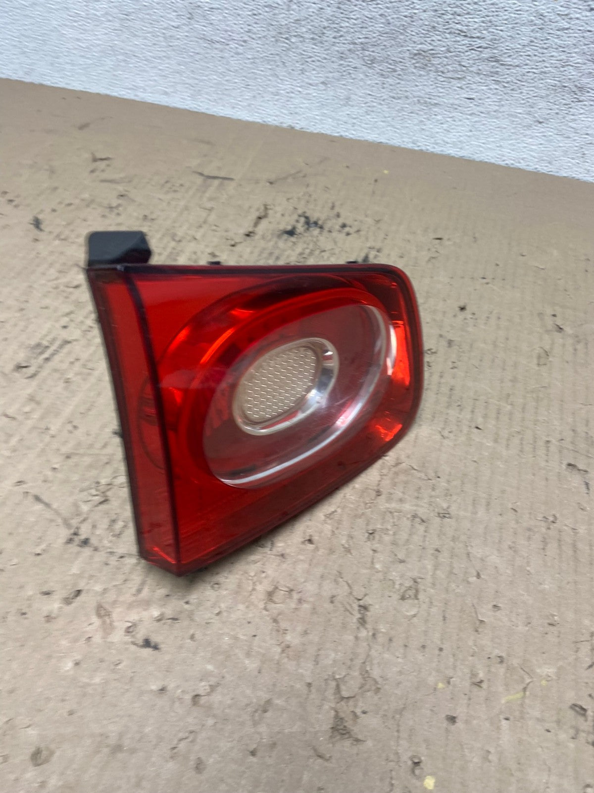 2009-2011 Volkswagen Tiguan Left Driver Side Inner Tail Light AF7081 LK2