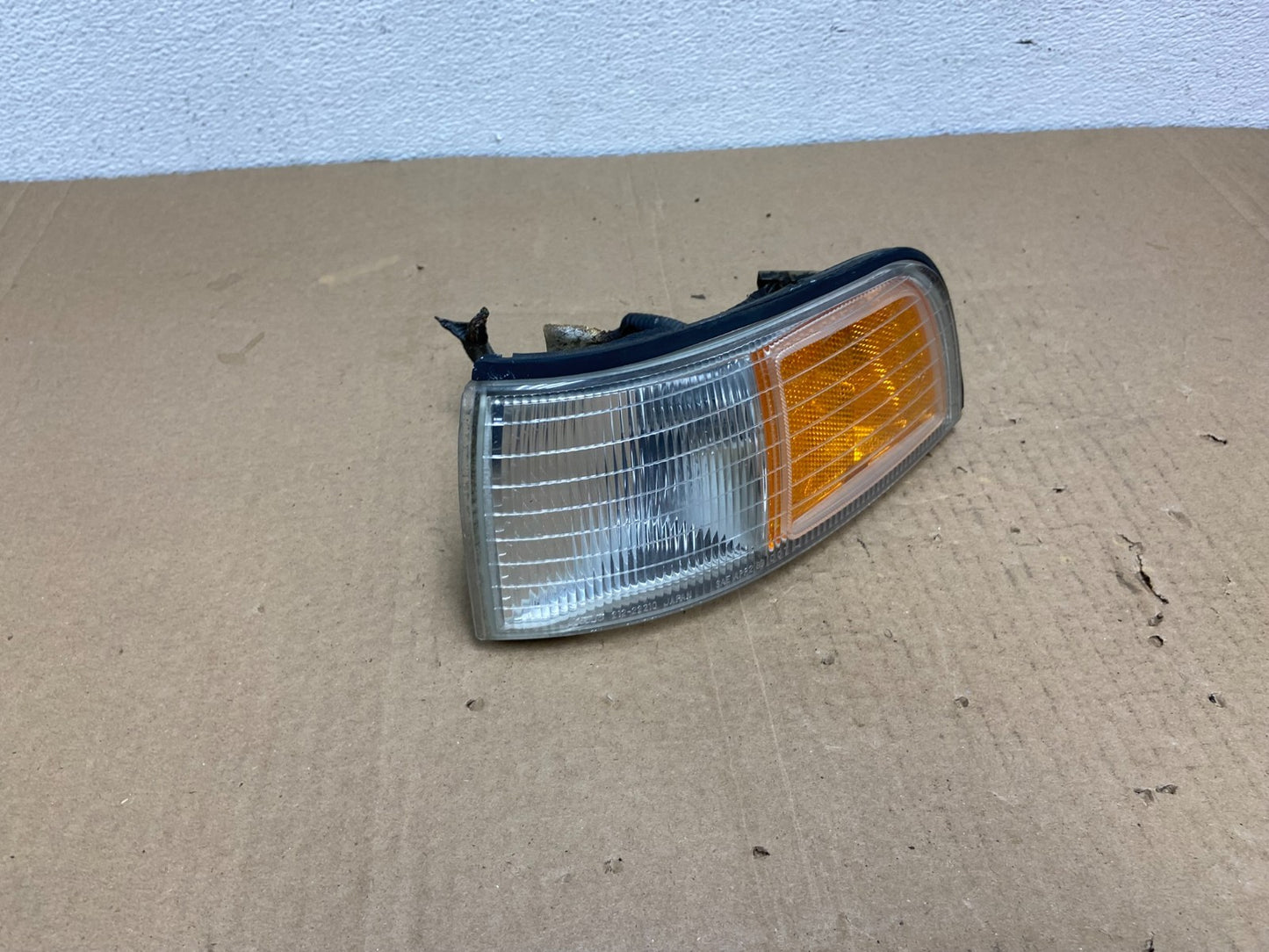 1992 to 1994 Acura Vigor Left Driver LH Side Turn Signal AC3790 DG2