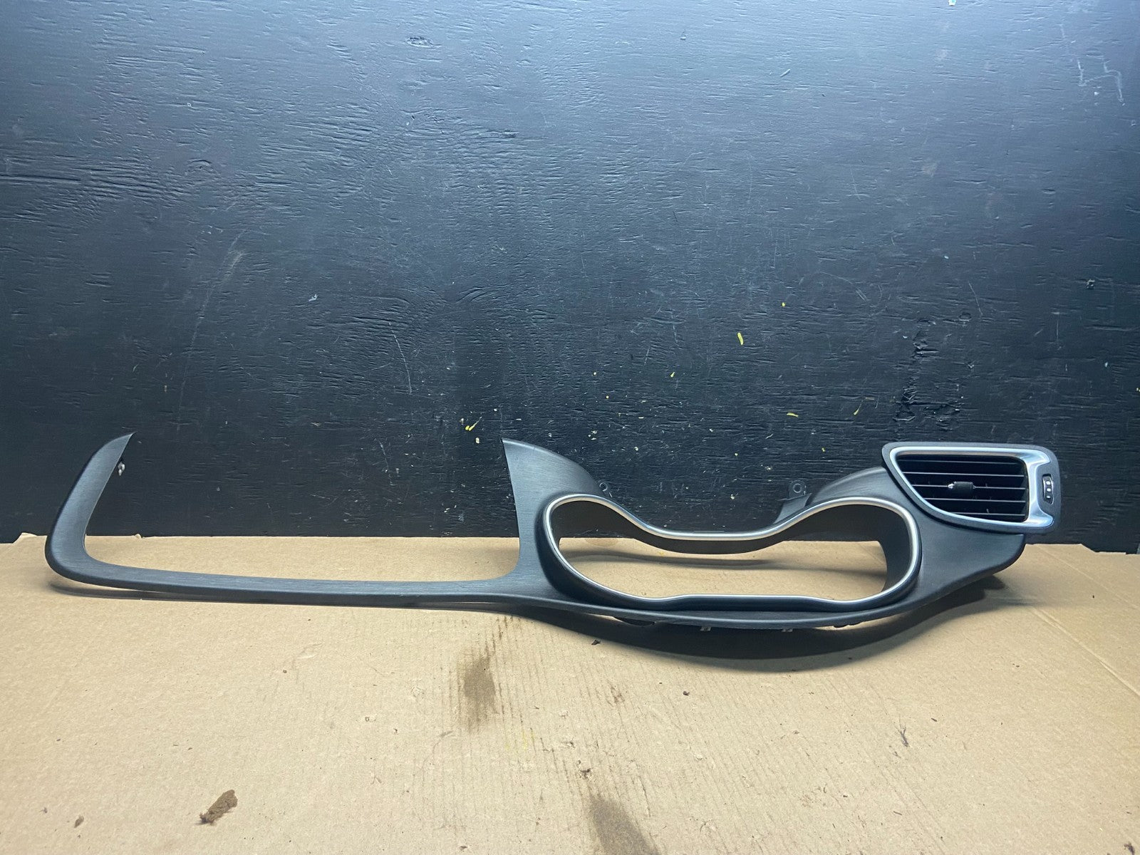 2015-2017 Chrysler 200 Speedometer Cluster Dash Bezel Trim W/ Vent q7273 DG4