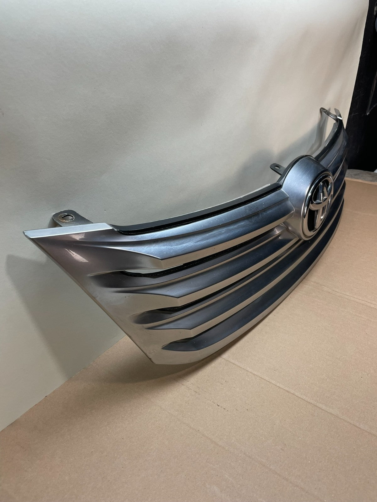 2011 to 2012 Toyota Avalon Front Upper Grill Grille AJ0638 DG2