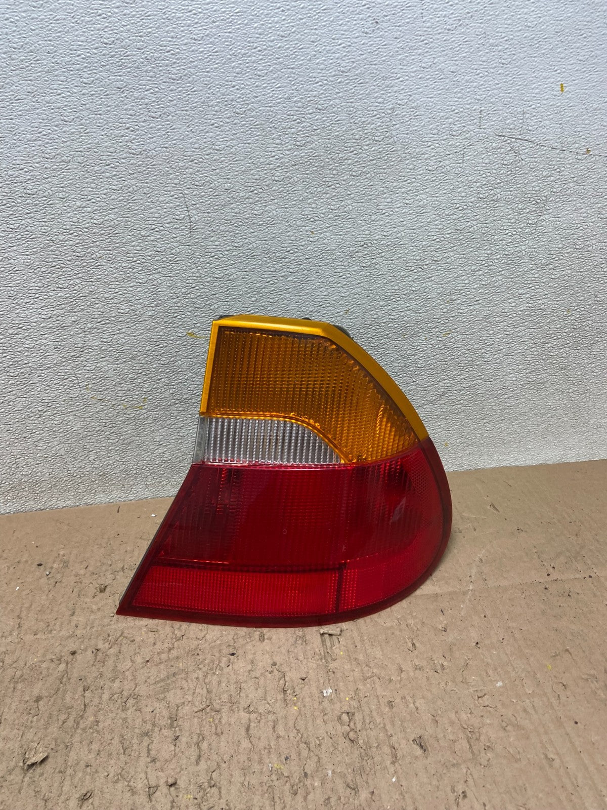 1999 to 2000 Chrysler 300M Right Passenger RH Side Tail Light OEM Y3460 DW0