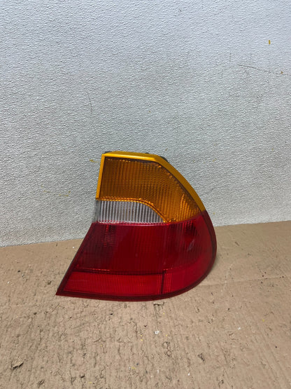 1999 to 2000 Chrysler 300M Right Passenger RH Side Tail Light OEM Y3460 DW0