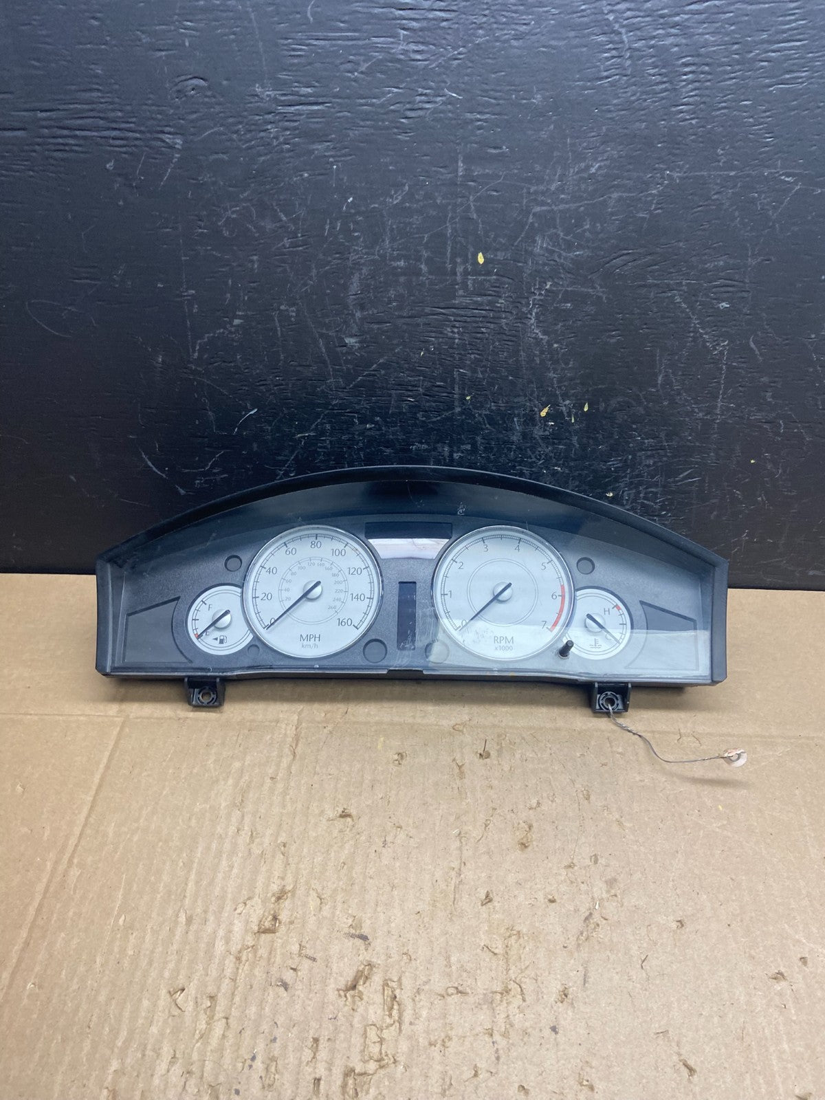 2007 Chrysler 300C Speedometer Instrument Cluster Gauges OEM AB9770 DG0