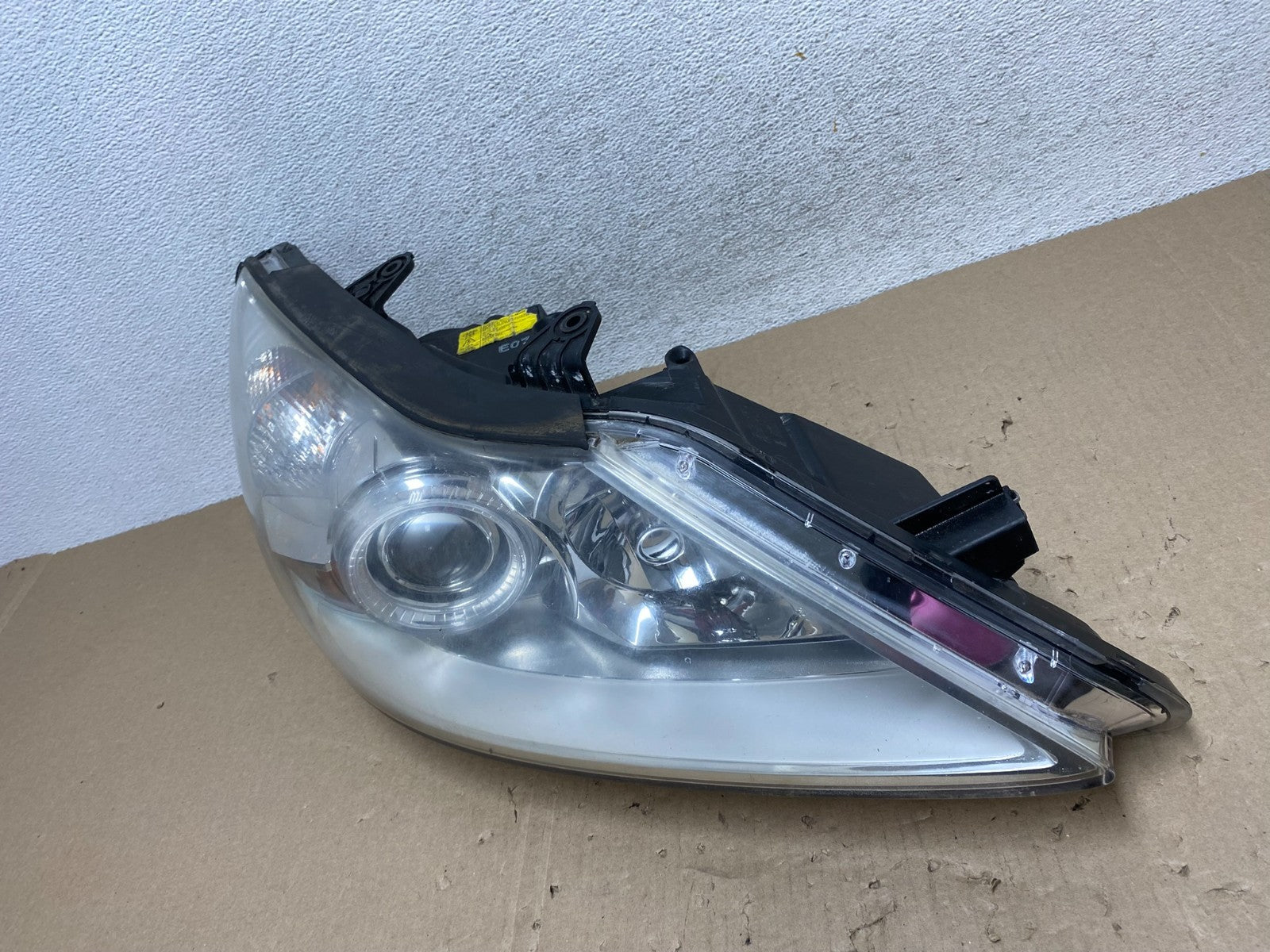 2009 - 2011 Hyundai Genesis Right Passenger RH Xenon HID Headlight AG6962 DW1