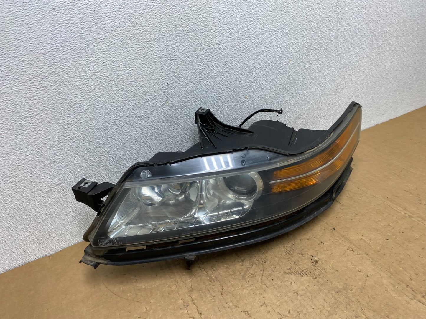2004 2005 2006 Acura TL Headlight Left Driver LH Side Xenon HID AD0630 DW2