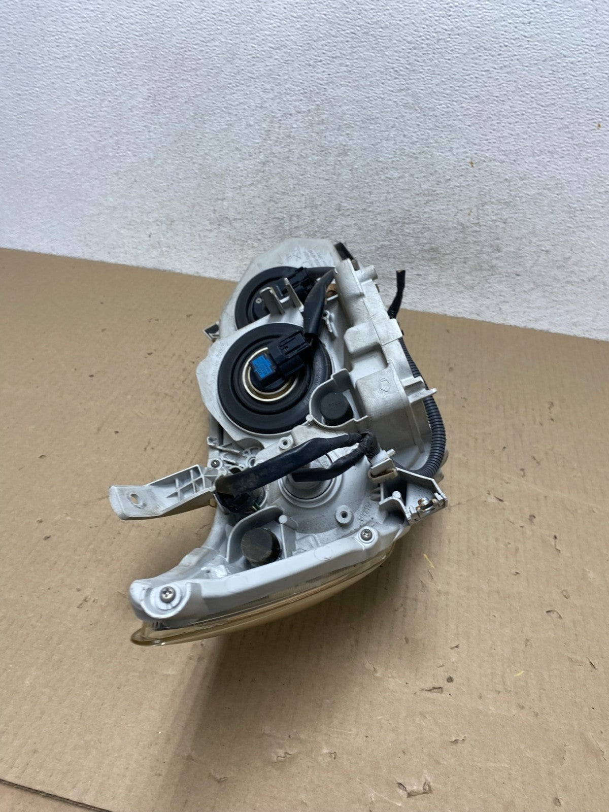 2010 - 2011 Toyota Camry Left Driver LH Halogen Headlight AG5921 DW8