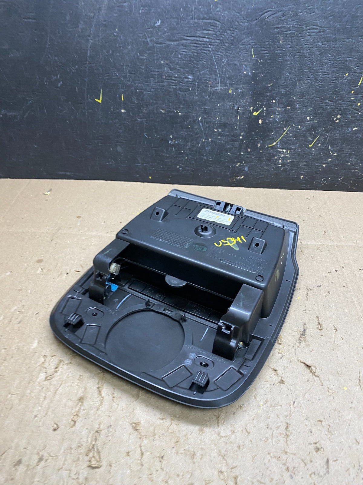 2010-2015 Chevrolet Equinox Center Dash Storage Compartment OEM u5341 DG6