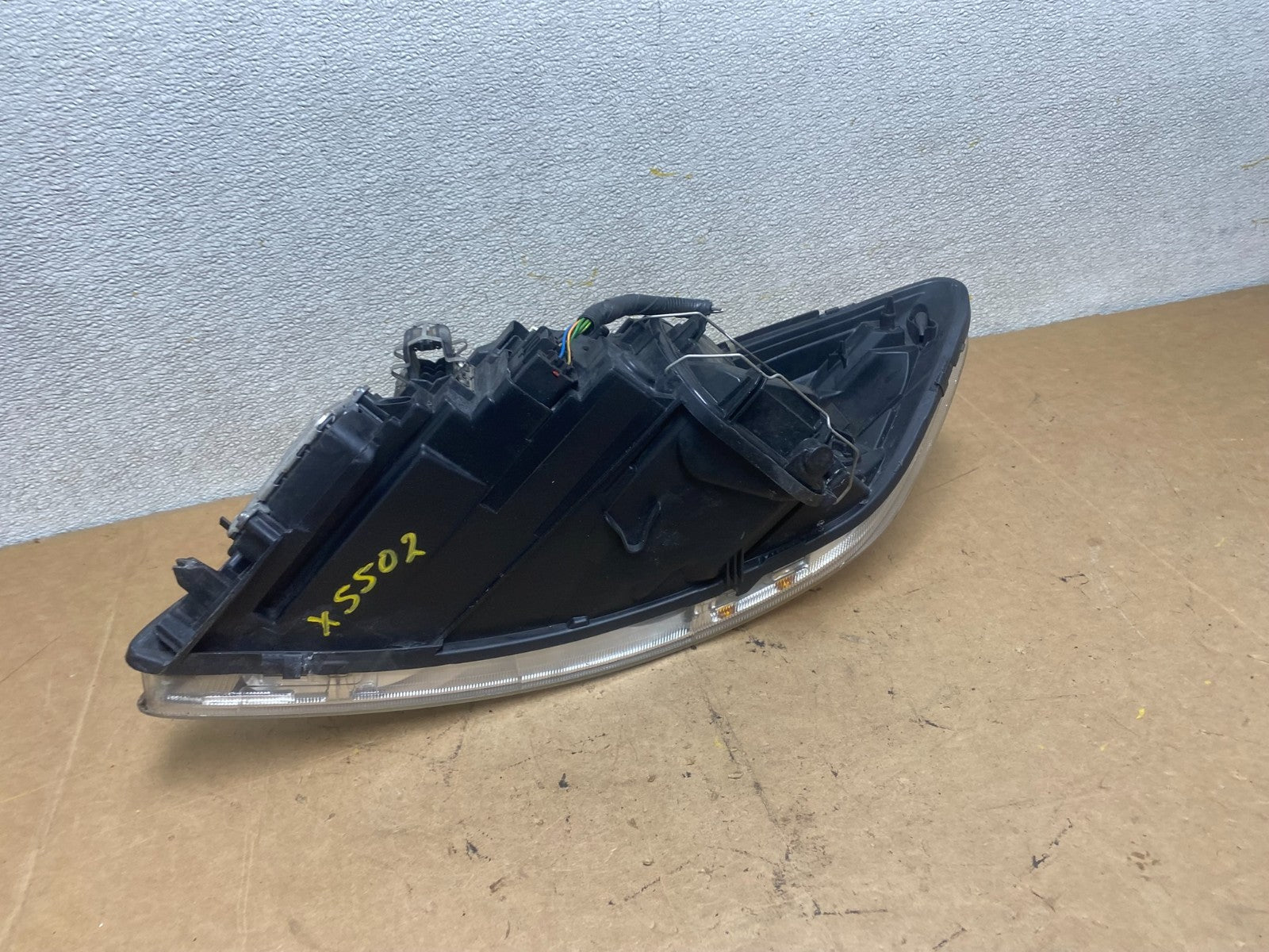 2011 2012 2013 Volvo C70 Right Passenger RH Xenon HID Headlight X5502 DW7