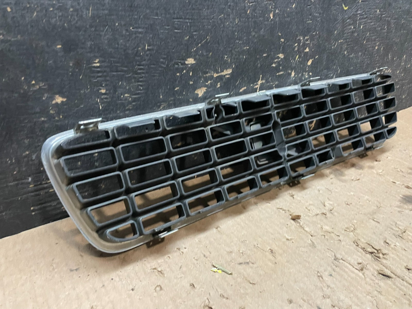 2001 to 2004 Volvo S60 Front Upper Grill Grille Oem Z5682 DG4