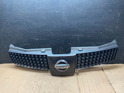 2004 to 2006 Nissan Quest Front Upper Grill Grille W4839 DG0