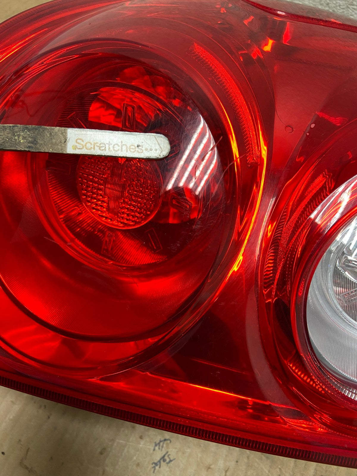 2010 to 2015 Chevrolet Equinox Left Driver Lh Side Tail Light AI8344 LK3