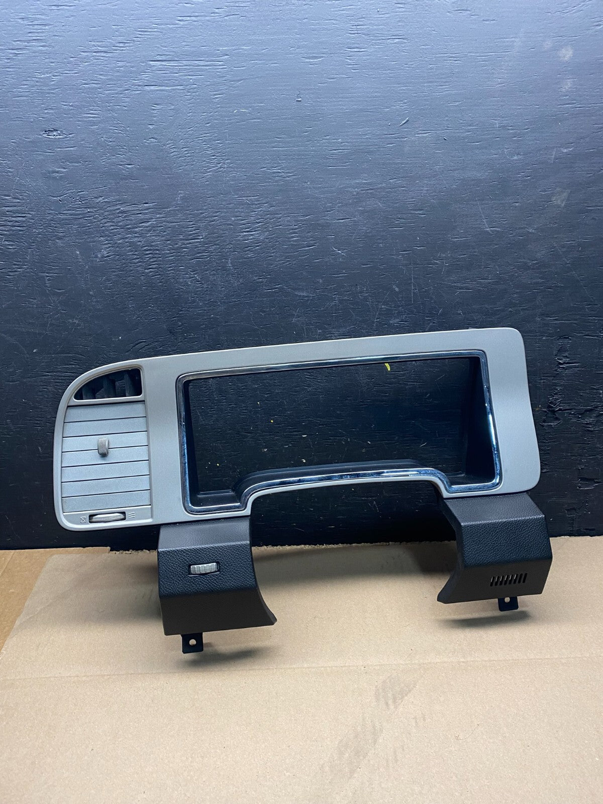 2007 to 2014  Lincoln Navigator Speedometer Dash Trim Bezel w Air Vent J9626 DG0