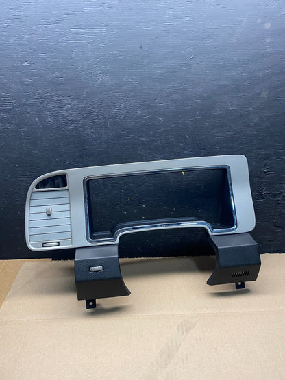 2007 to 2014  Lincoln Navigator Speedometer Dash Trim Bezel w Air Vent J9626 DG0