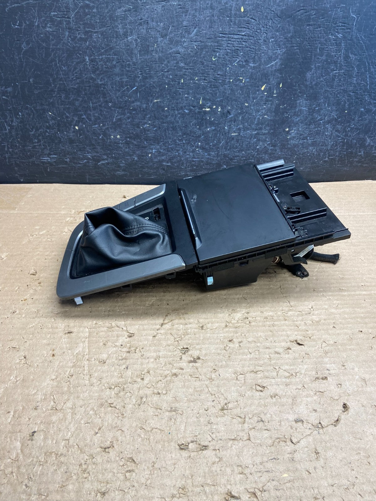 2017 - 2018 Hyundai Elantra Shifter Bezel Center Console Storage ag8675 DG2