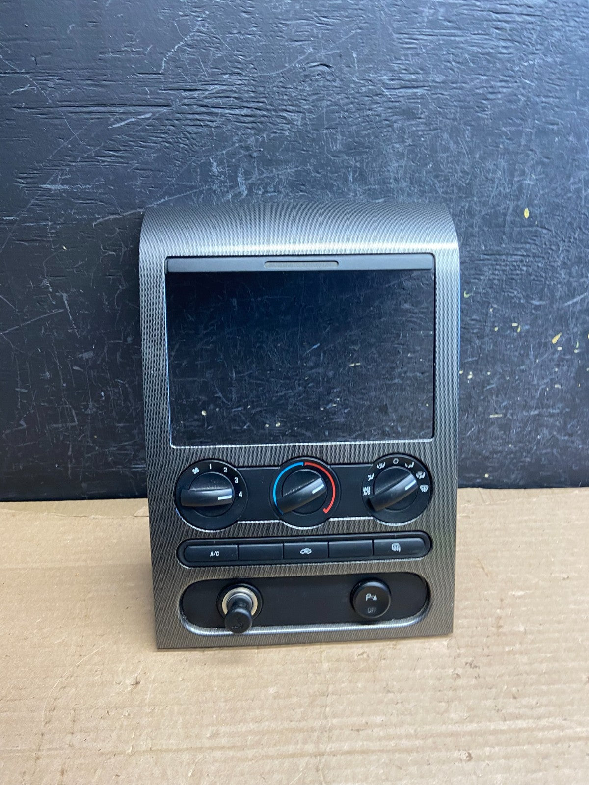 2004 to 2008 Ford F150 Radio Climate Dash Bezel Surround Black af2577 DG0