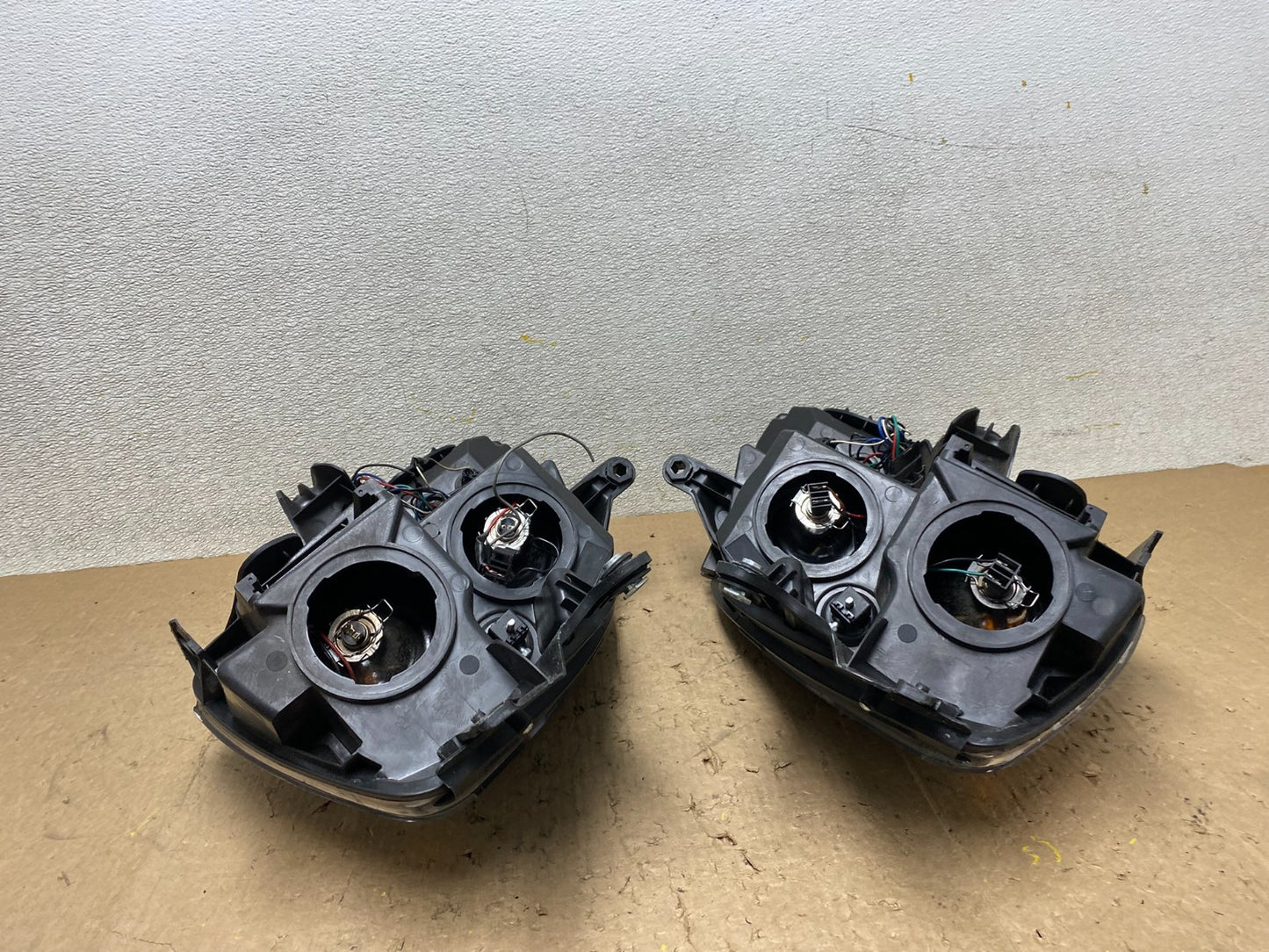 2007 to 2012 Gmc Acadia Halogen Headlights Left+Right Side X2390 DW10
