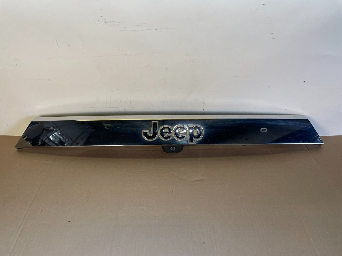 2011-2013 Jeep Grand Cherokee Liftgate Garnish Molding Trim W/ Camera ah6449 DG0