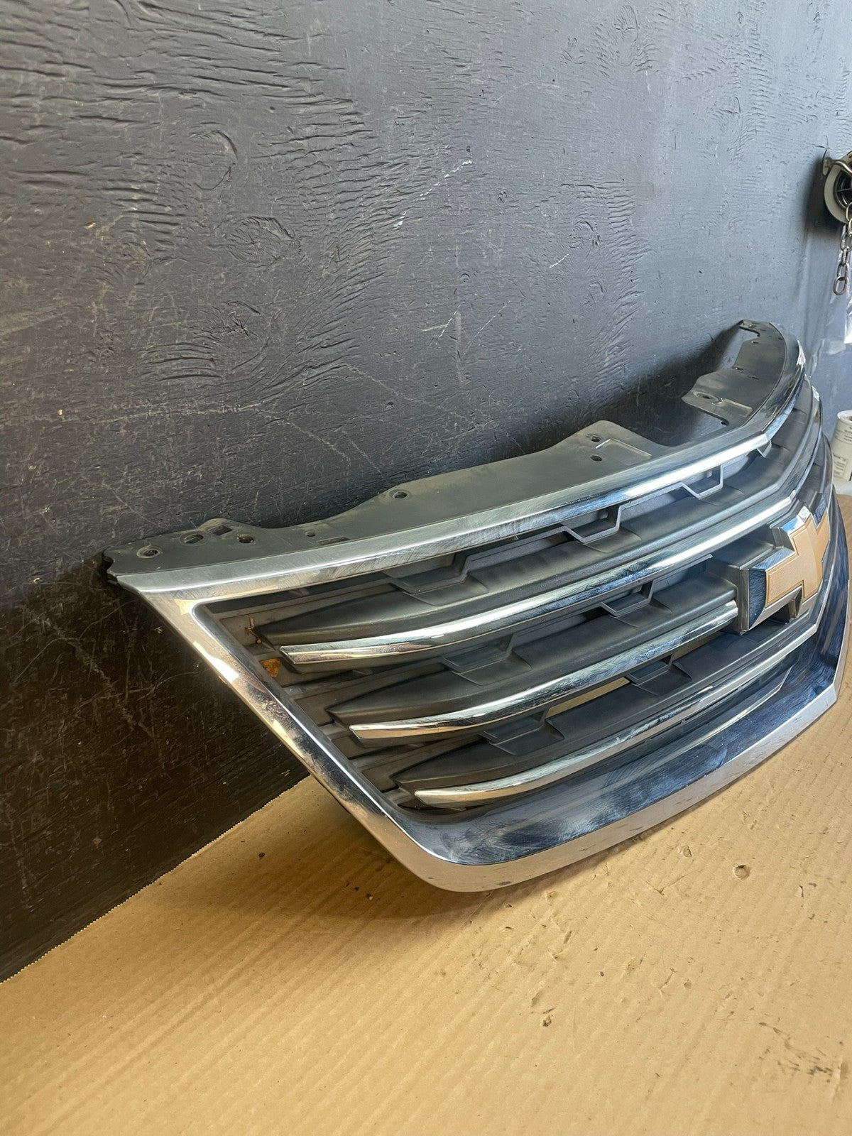 2013 to 2017 Chevrolet Traverse Front Upper Grill Grille AF3521 DG2