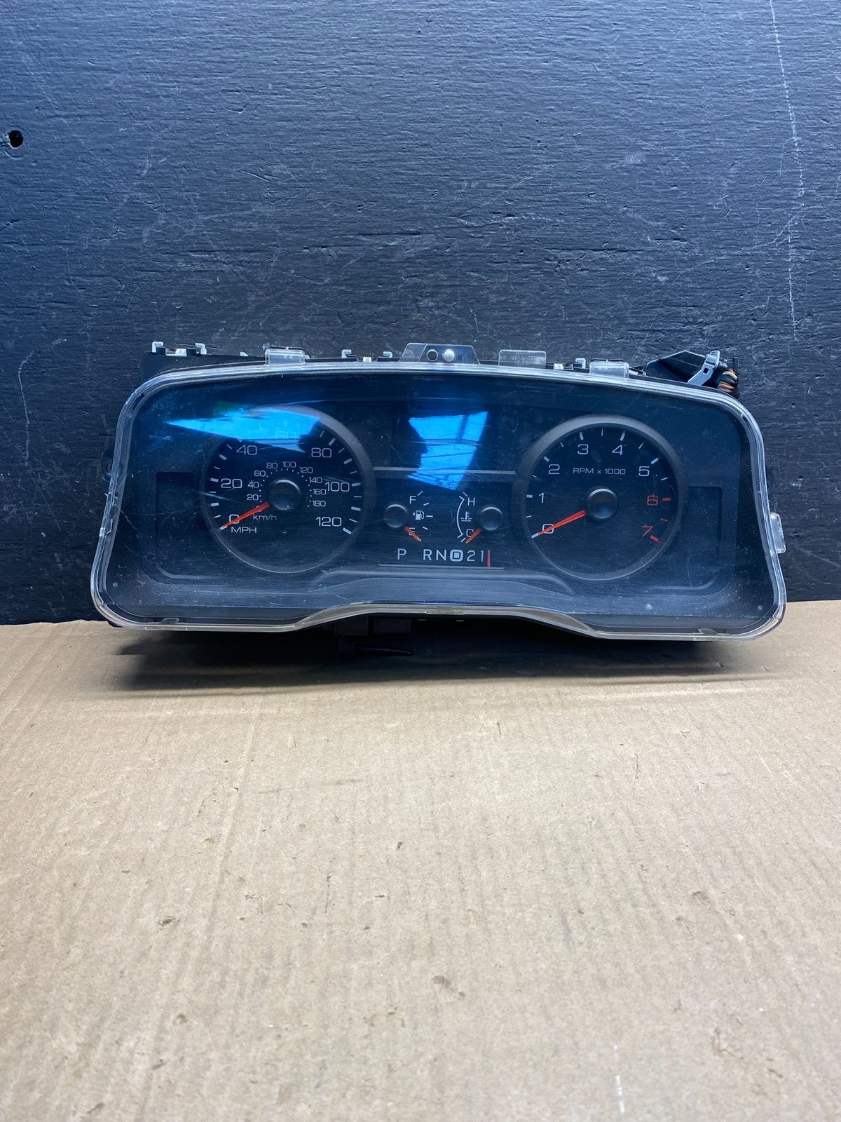 2009 to 2011 Mercury Grand Marquis Speedometer Cluster Gauge AE7614 DG0