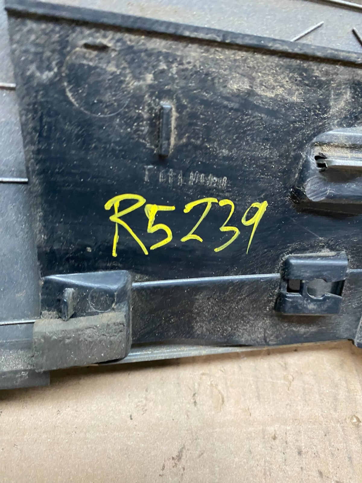 2011-2018 Dodge Grand Caravan Rear Tail Gate Trim Molding Panel OEM R5239 DG20