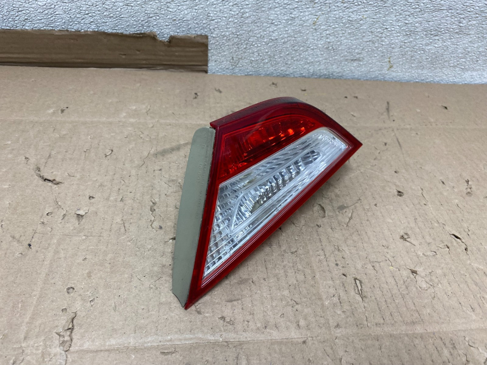 2011 to 2014 Hyundai Sonata Right Passenger Rh Inner Tail Light U6807 DW2