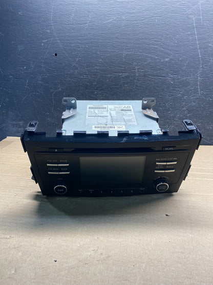 2013 to 2015 Nissan Altima Radio Screen Receiver AM-FM CD Player AF0049 DG0