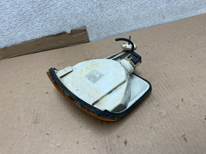 1986-1991 Mercedes W126 500SL 560SEL Left Driver Headlight Turn Signal U7123 DW6