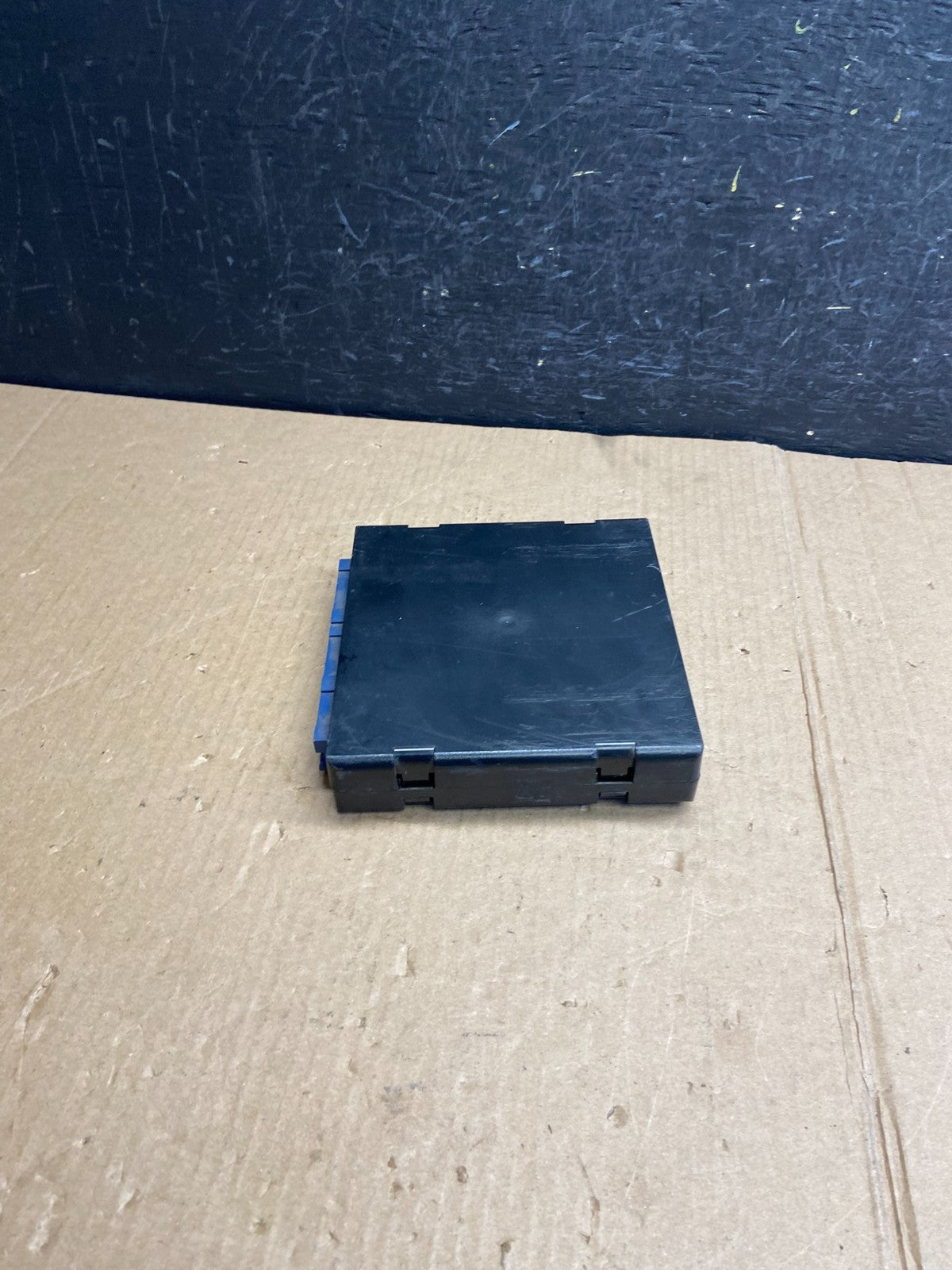 2000 - 2002 Chevrolet Tahoe Yukon Body Control BCM Module AE4228 DG1