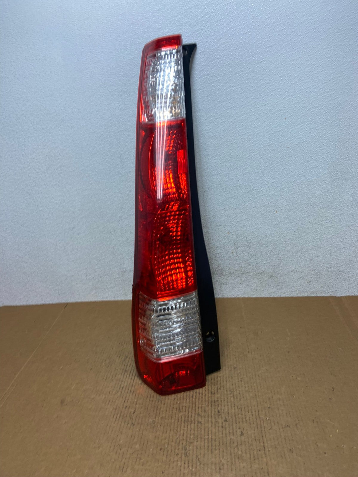 2005 to 2006 Honda Cr-v Crv Left Driver LH Tail Light AE0613 LK0