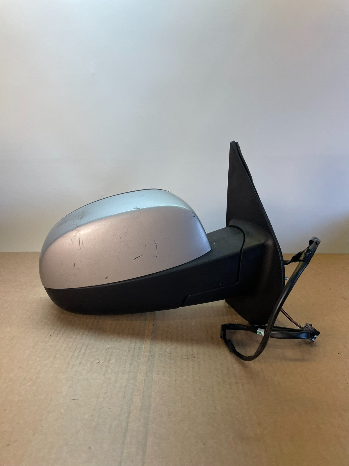 2007-2013 Chevrolet Tahoe Silverado Suburban Right Passenger Mirror AF5429 DW0