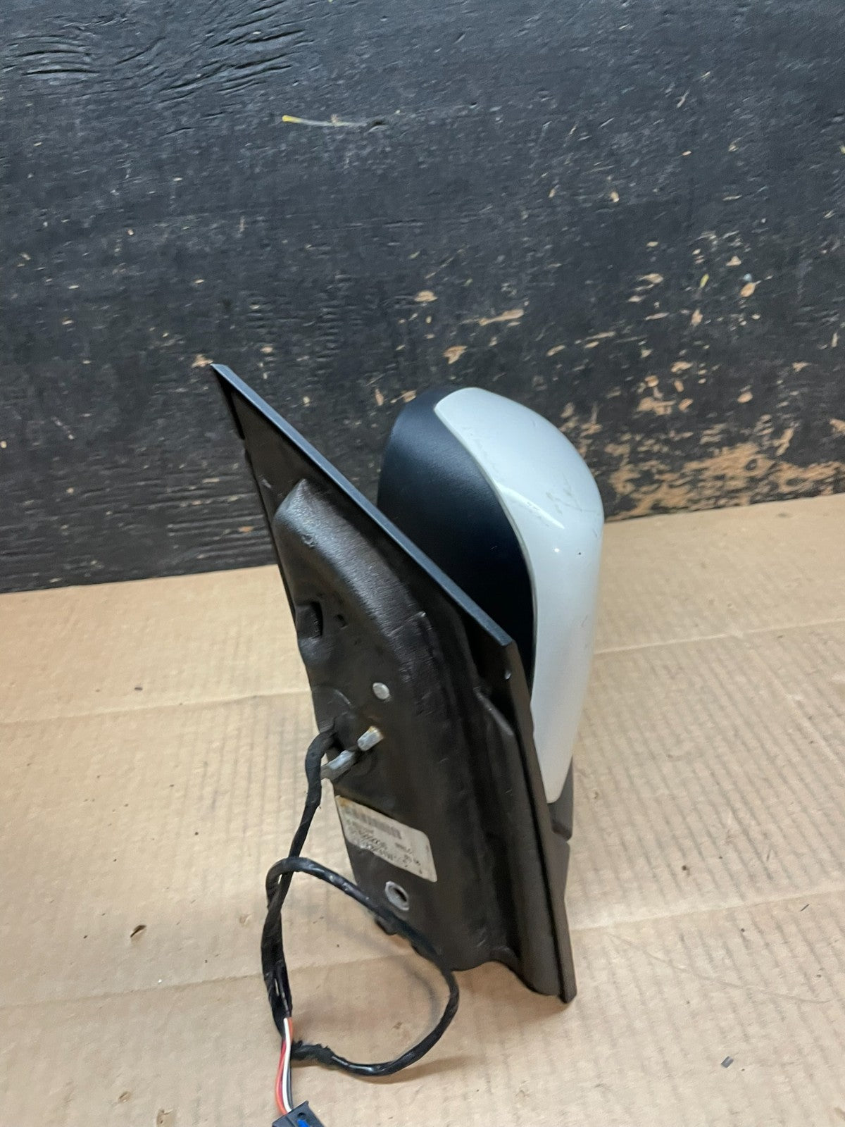 2009 to 2014 Volkswagen Routan Left Driver LH View Door Mirror Y1668 MS2