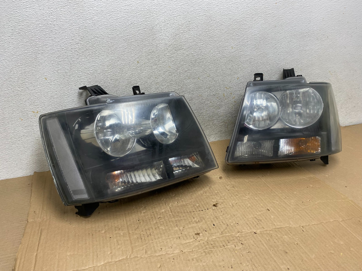 2007 to 2013 Chevrolet Suburban Tahoe Left+Right Set Headlights AI1274 DW2