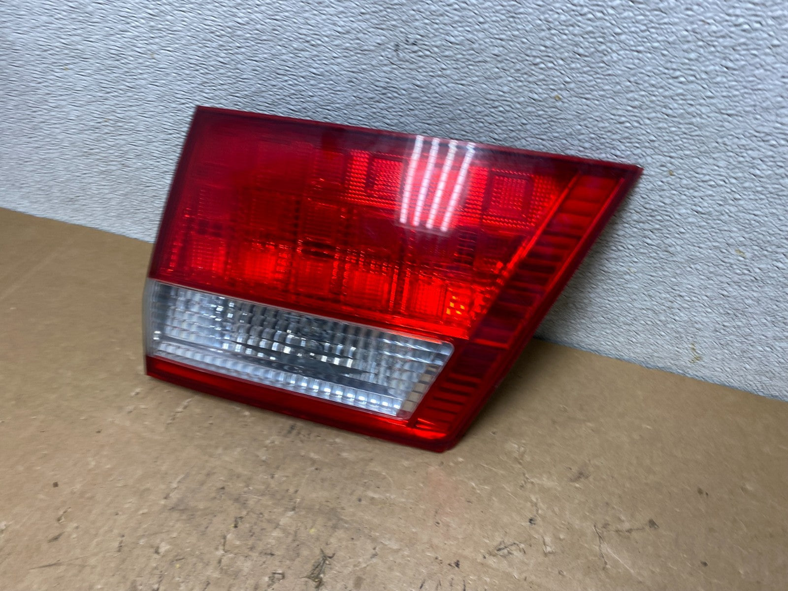 2005 2006 2007 Honda Odyssey Inner Right Passenger RH Tail Light V5645 DW1
