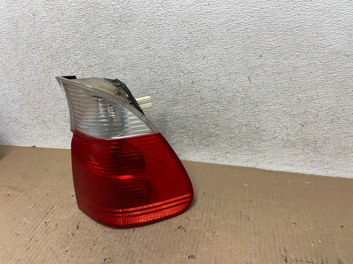 2004 2005 2006 BMW E53 X5 Right Passenger Rh Side Tail Light AH5909 LK4