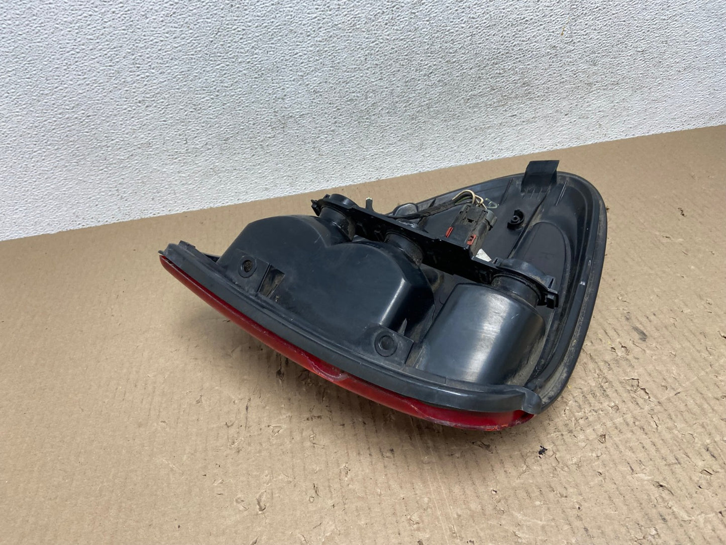 2001-2003 Dodge Grand Caravan Right Passenger RH Side Tail Light AE7107 LK7