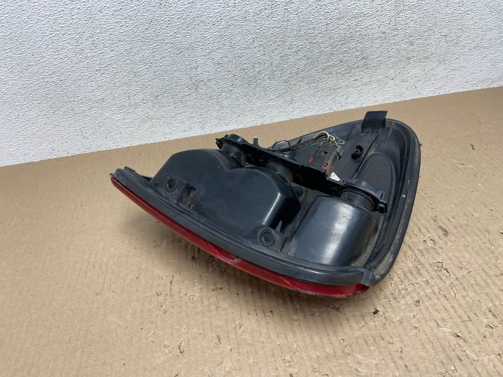 2001-2003 Dodge Grand Caravan Right Passenger RH Side Tail Light AE7107 LK7