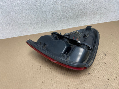 2001-2003 Dodge Grand Caravan Right Passenger RH Side Tail Light AE7107 LK7
