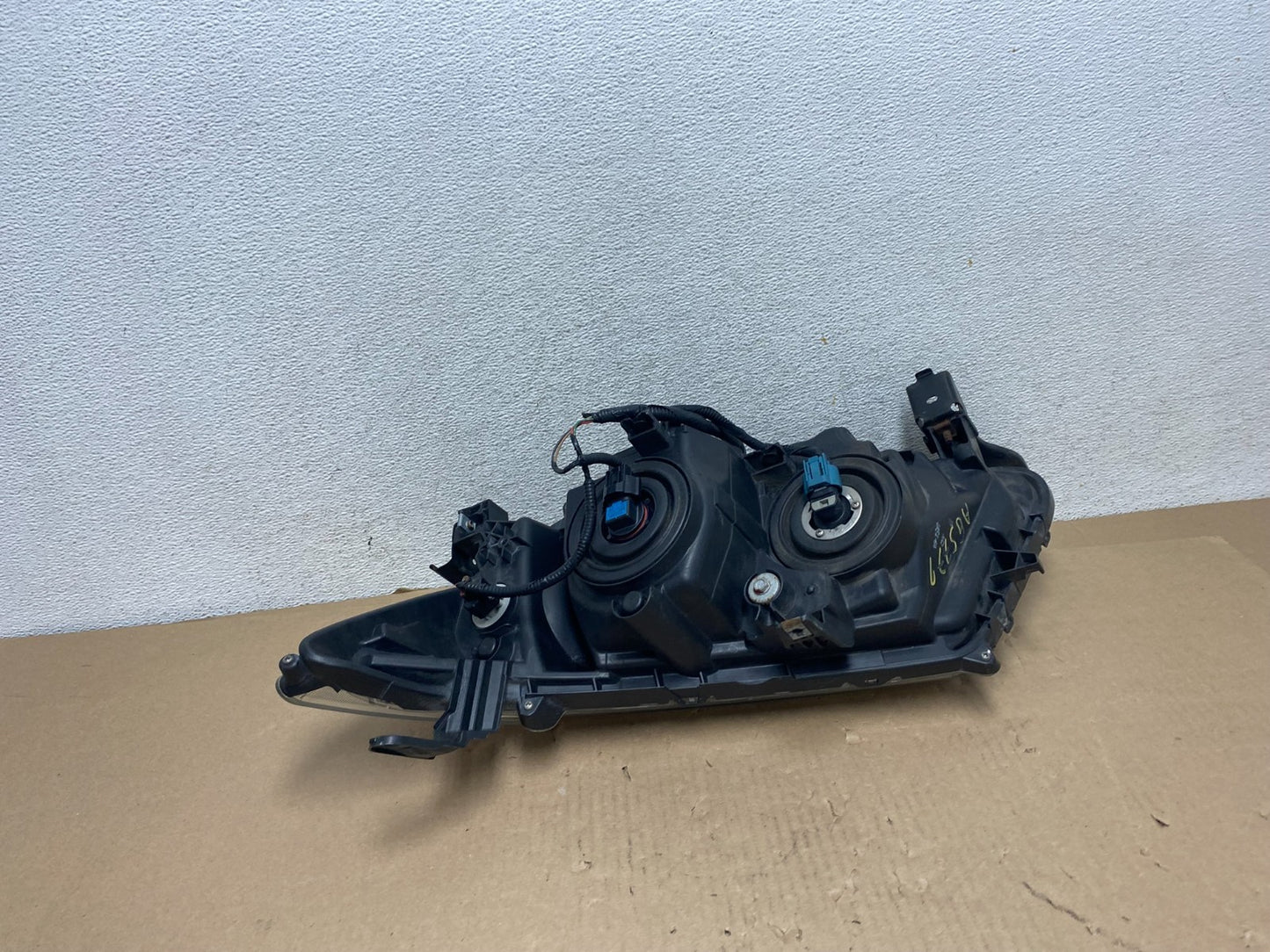 2011 to 2013 Honda Odyssey Front Right Passenger Headlight Halogen AG5779 DW5