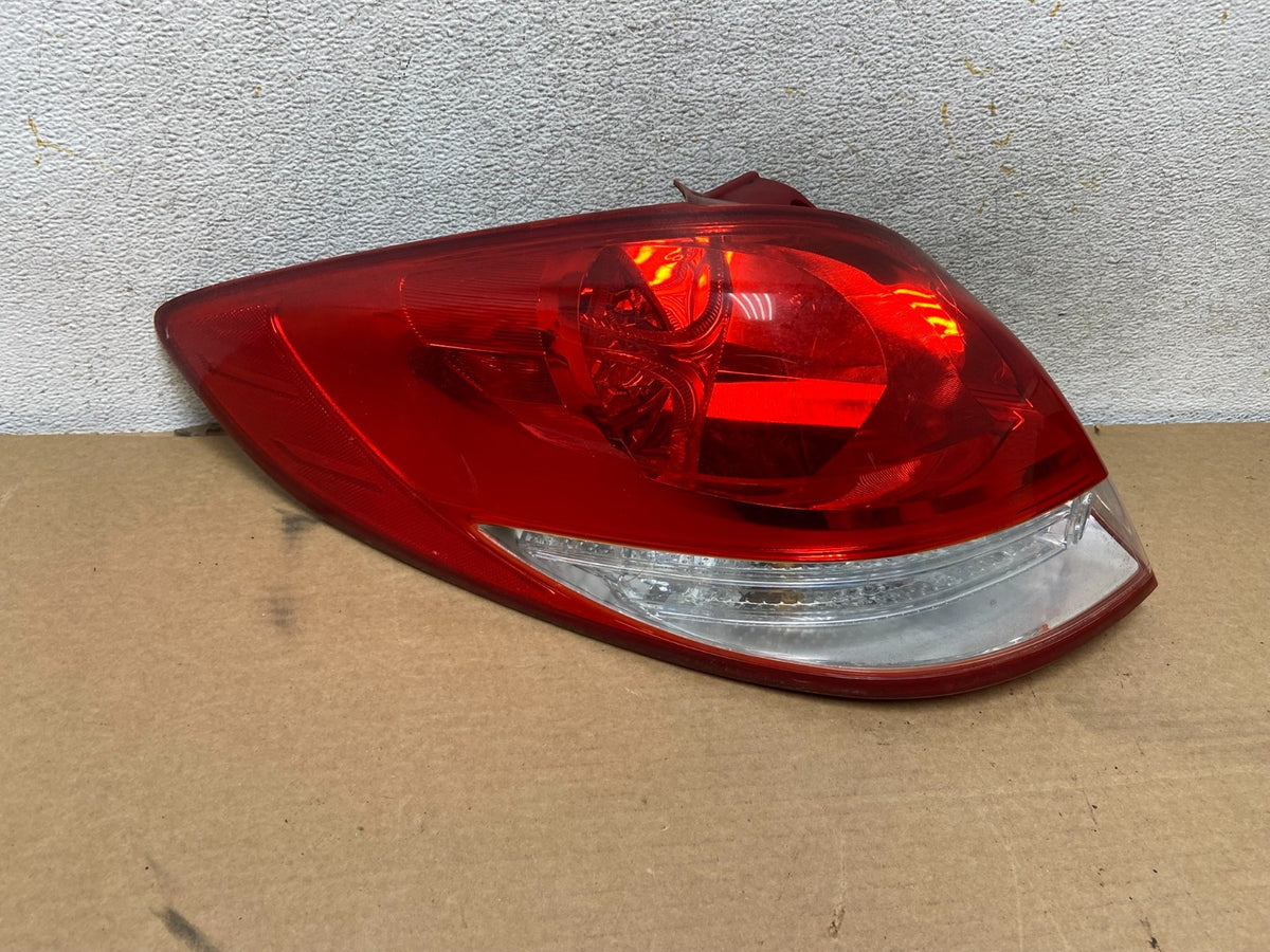 2012 to 2017 Hyundai Veloster Left Driver LH Tail light AH4435 DW0