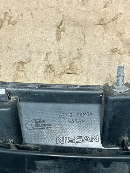 2015 to 2019 Nissan Versa Sedan Front Upper Grill Grille Oem  Z5676  DG8