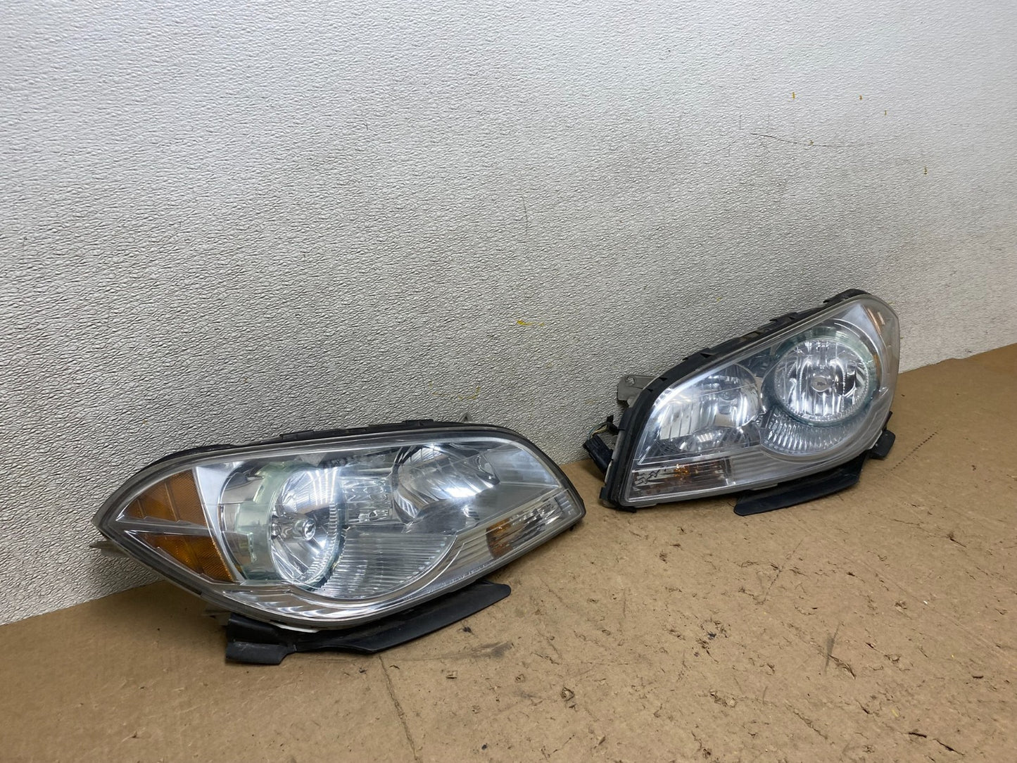 2008 to 2012 Chevrolet Malibu Left+Right Side Set Headlights Oem X2111 DW2