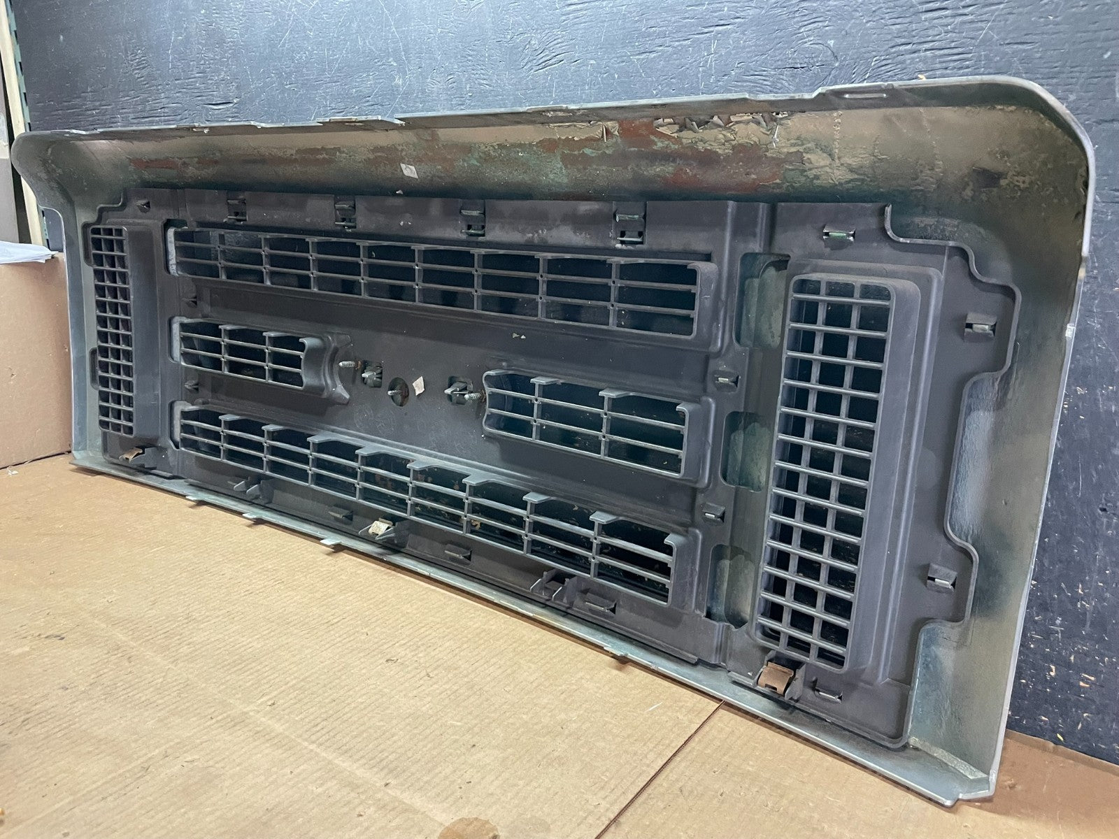 2008 to 2014 Ford Econoline E150 E250 Front Upper Chrome Grill Grille aa9105 DG8