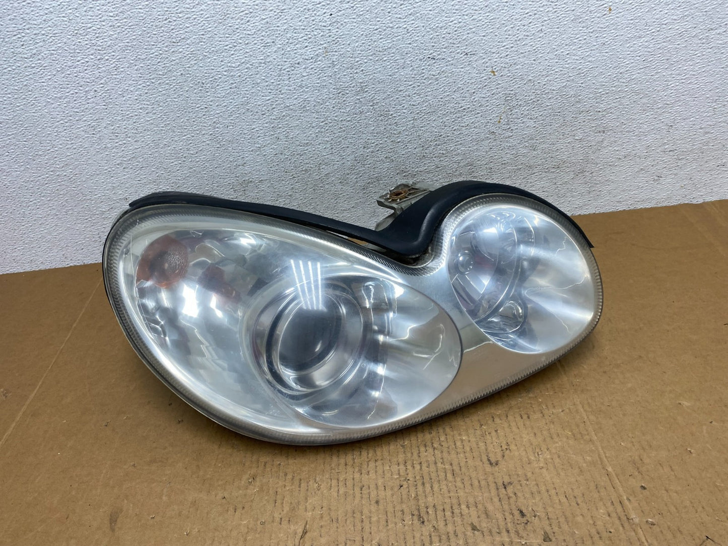 2002-2005 Hyundai Sonata Right Passenger Headlight Halogen AE0685 DW0