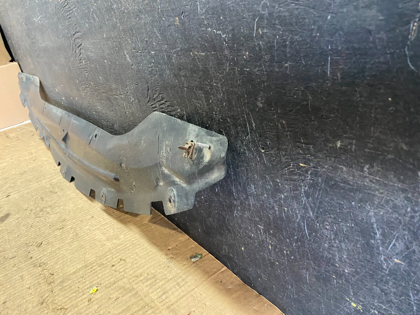 2011 to 2015 Lincoln Mkx Front Lower Wind Deflector OEM O6117 DG4