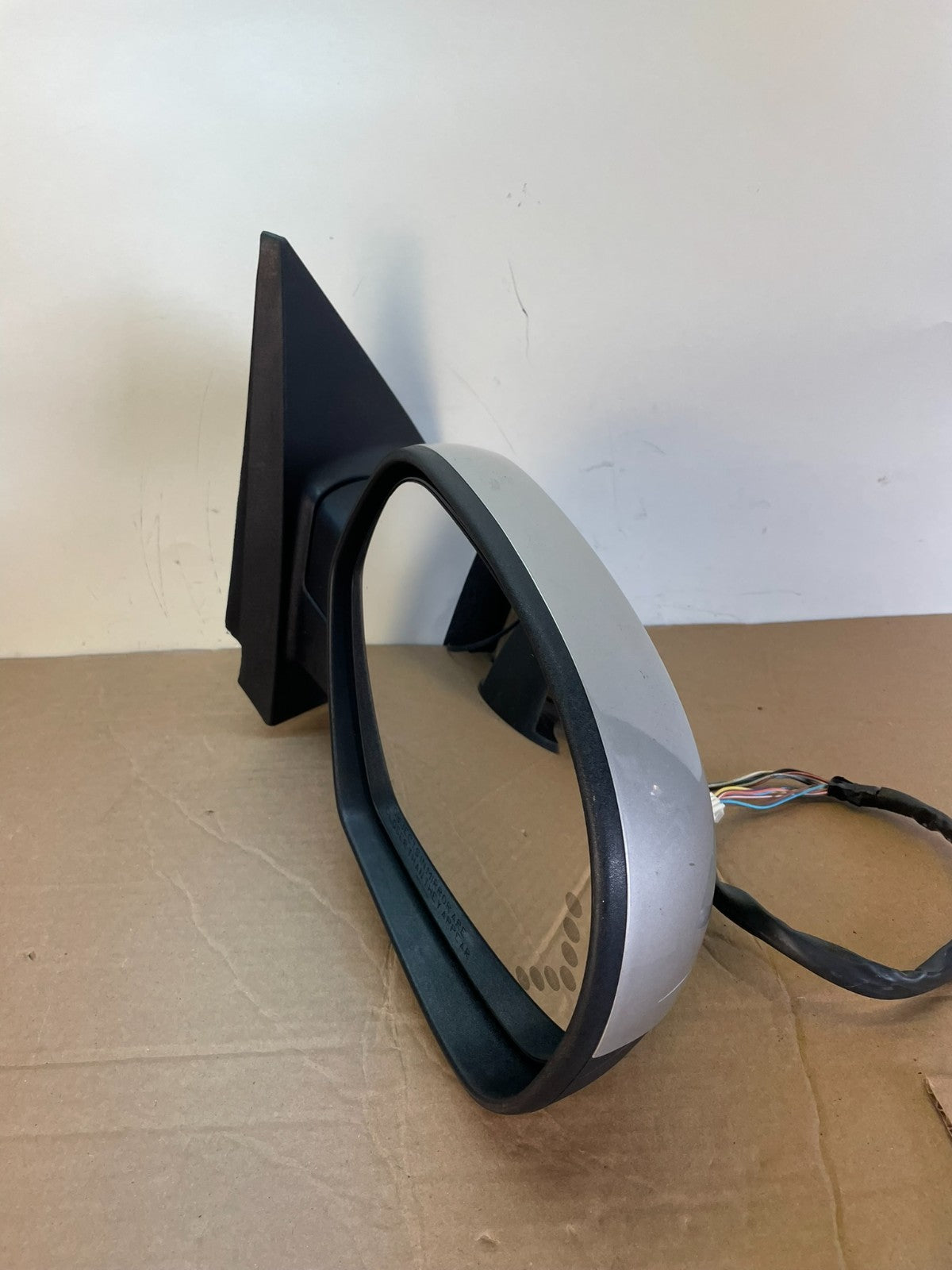 2007-2013 Chevrolet Tahoe Silverado Suburban Right Passenger Mirror AG7858 DW2