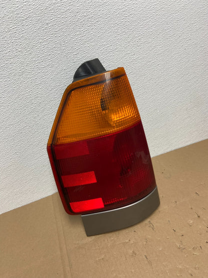 2002 to 2009 Gmc Envoy Left Driver Lh Side Tail Light OEM AB6797 DW2