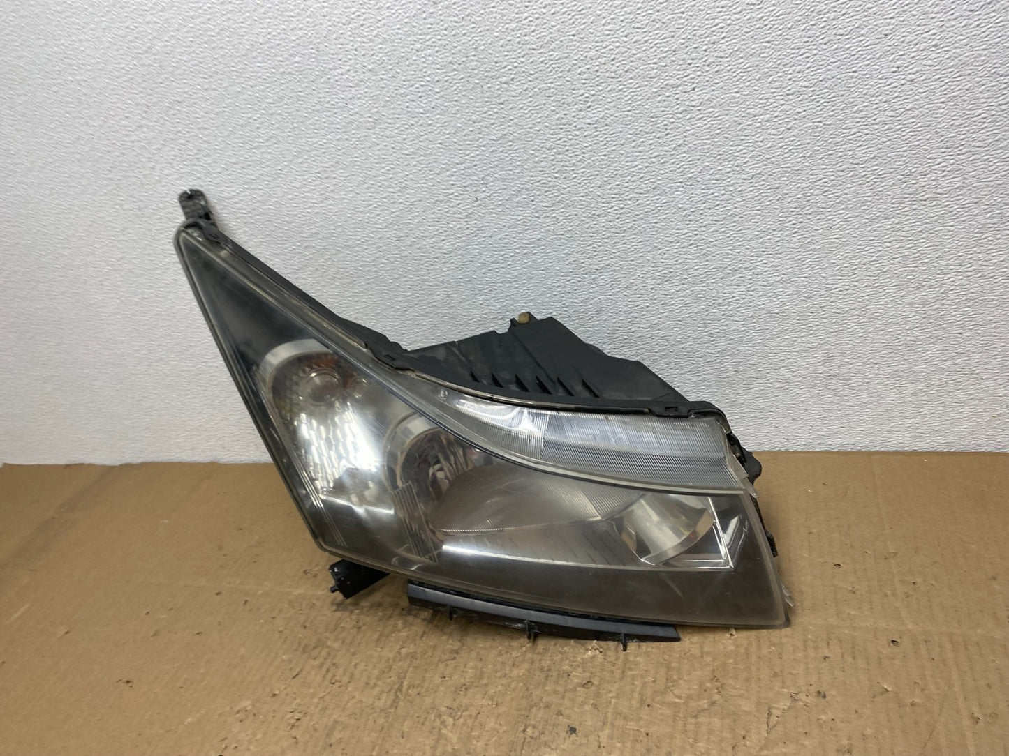 2011 to 2015 Chevrolet Cruze Halogen Right Passenger Rh Headlight Oem AB8530 DW1