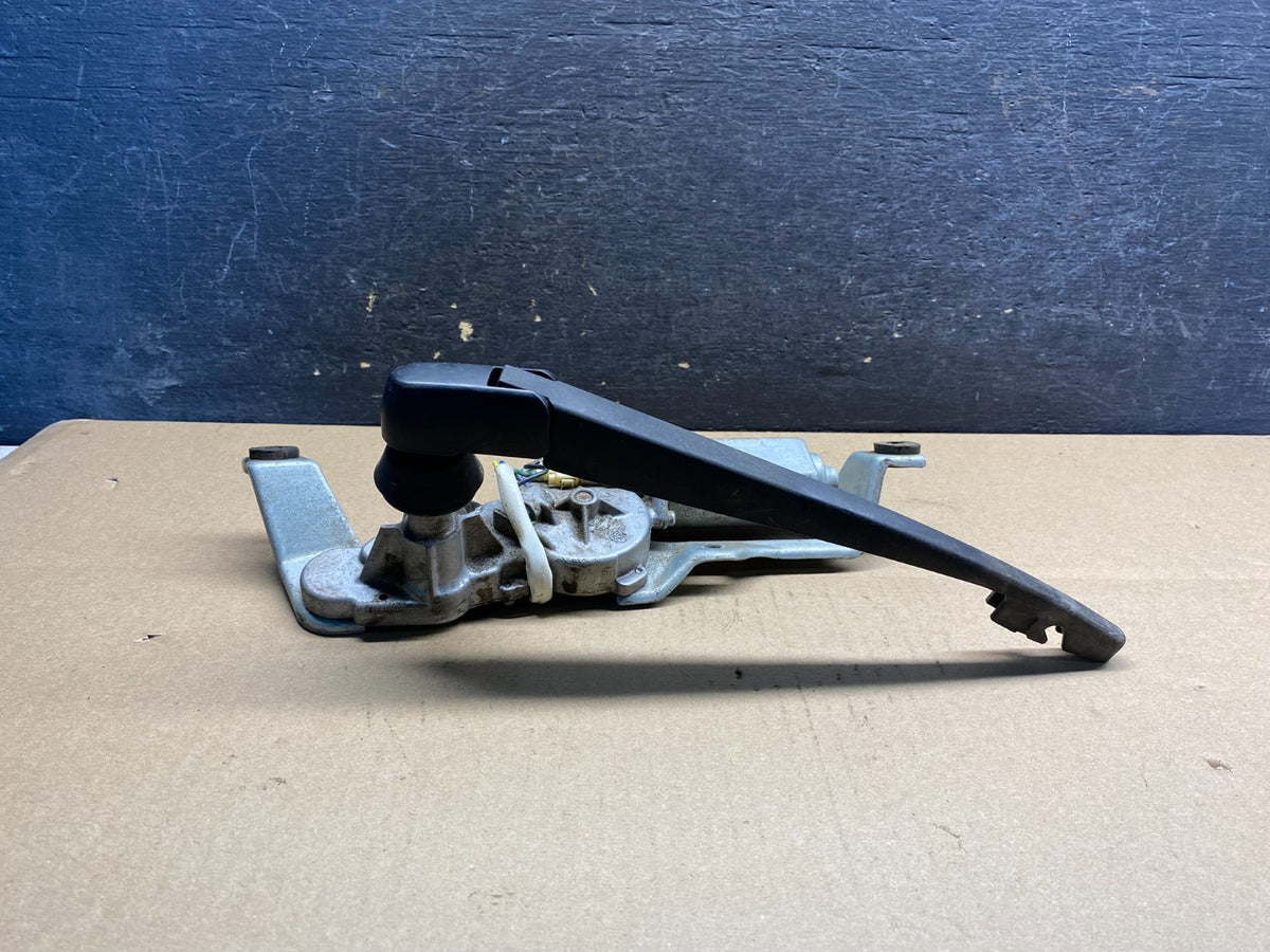 2005 to 2009 Subaru Legacy Outback Rear Windshield Wiper Motor AI5228 PS3