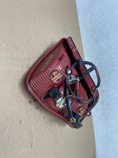 2003 2004 2005 Kia Sedona Left Driver LH Side Tail Light AF4537 LK4